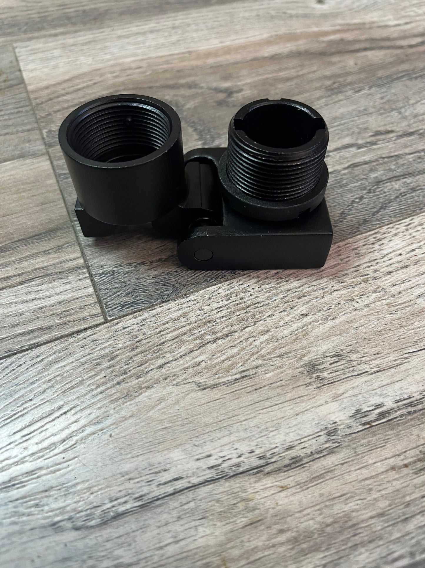 Folding shoulder rest adapter for Macavity MA2